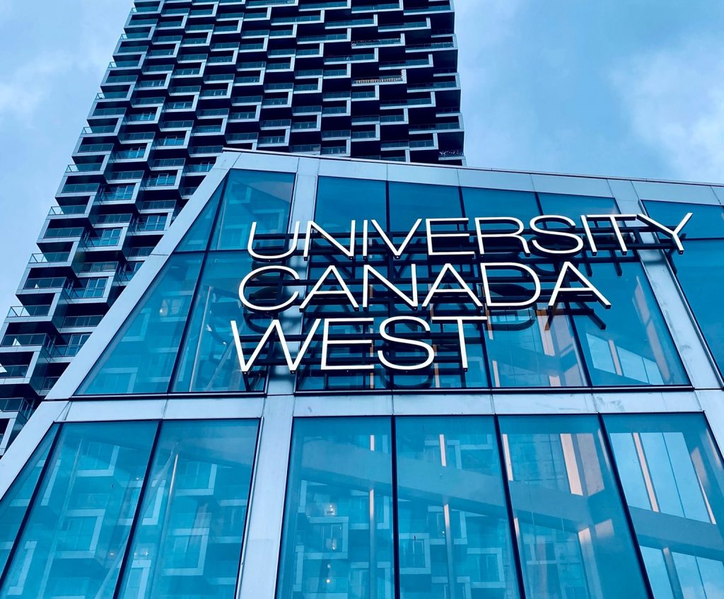 University Canada West – Du học Canada cùng gia đình chỉ từ ~280 triệu đồng