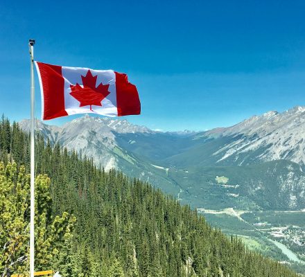 DU HỌC CANADA – Ngân sách hợp lý, cơ hội phát triển nghề nghiệp & lộ trình định cư Canada tiềm năng